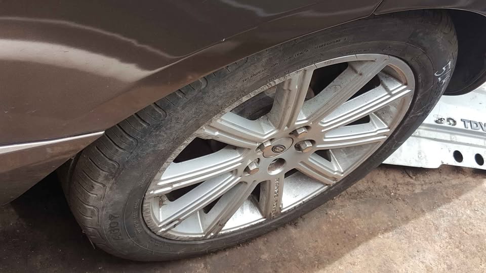 Discovery 3 TDV6 HSE stripping AUTO EZI - Private Seller Discovery 3 TDV6 HSE stripping AUTO EZI - Private Seller