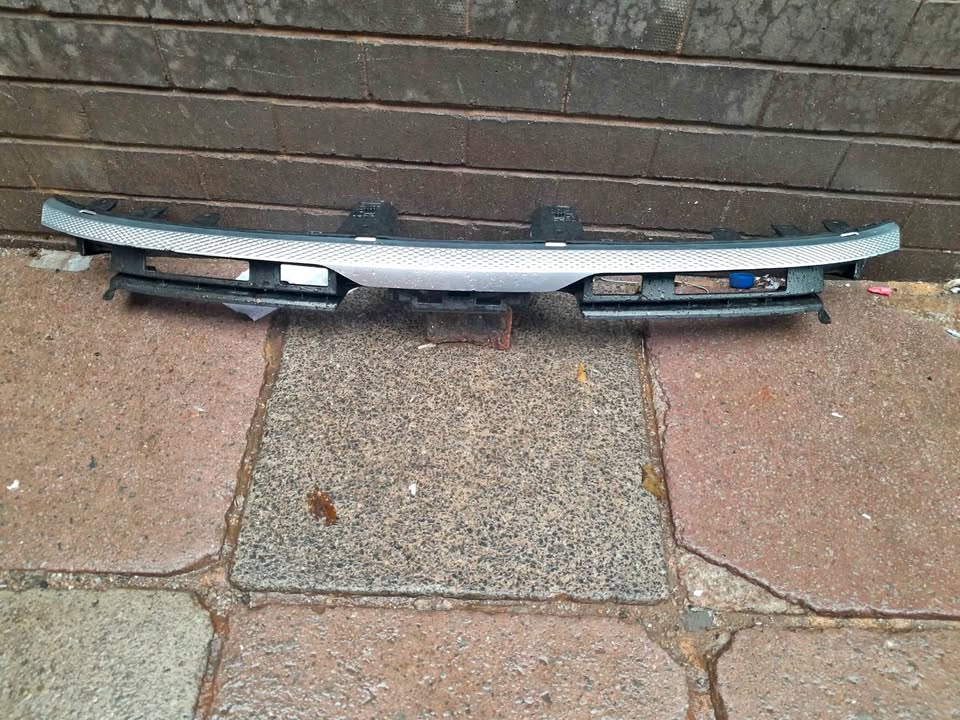 KIA SELTOS FRONT GRILLE - Private Seller KIA SELTOS FRONT GRILLE - Private Seller