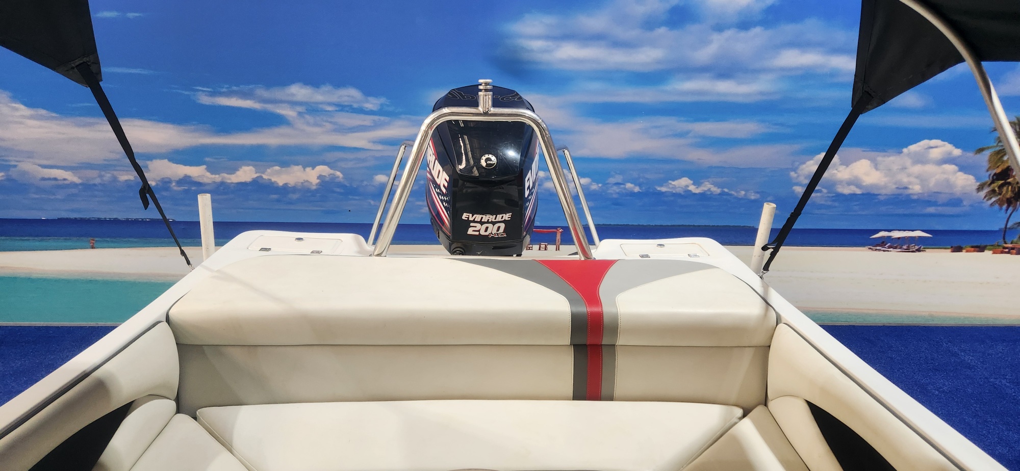 CLASSIC 210 ON TRAILER 200 HP EVINRUDE ETEC