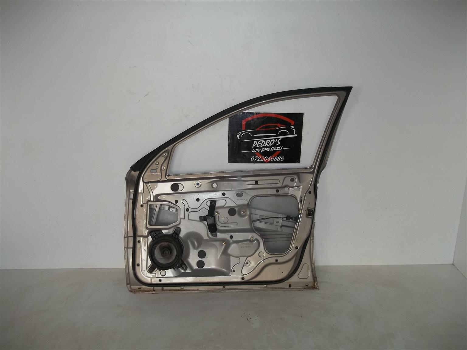 Volvo S40 right front driver door - Private Seller Volvo S40 right front driver door - Private Seller