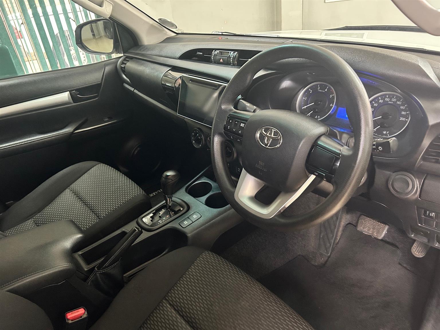 2019 TOYOTA HILUX 2.4 GD-6 SRX 4X4 A/T P/U D/C
