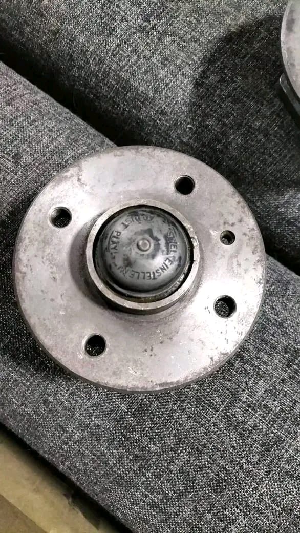 Rear hub,bearings,stub axel for opel astra,monza, kadette - Private Seller