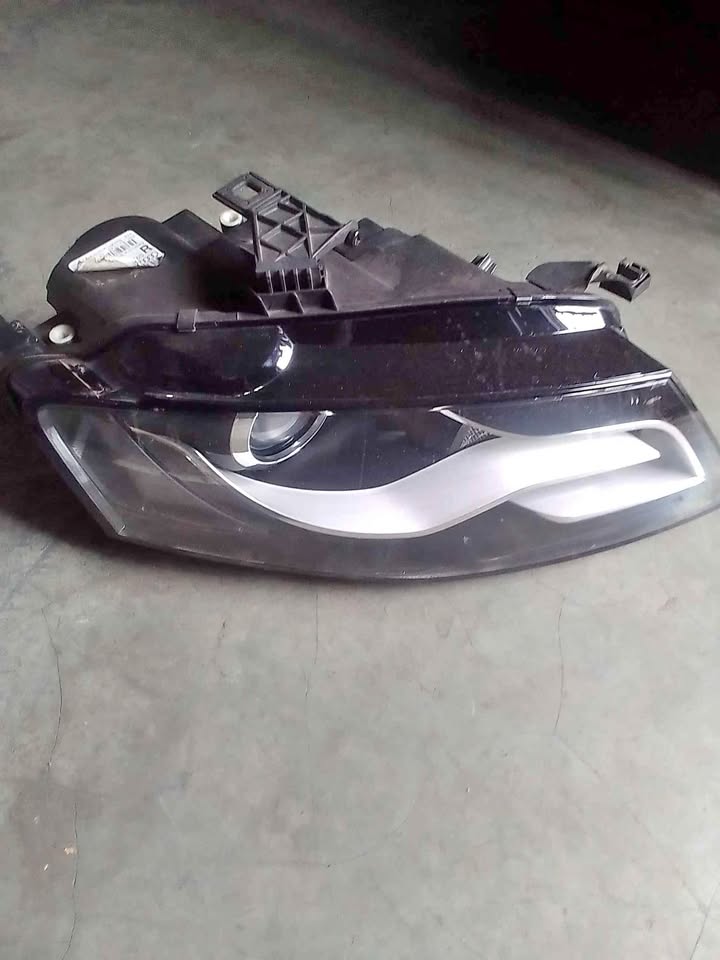 Audi A4 B8 xenon Led Headlights - Private Seller
