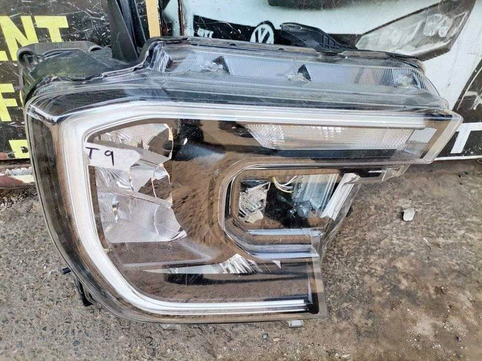 Ford Ranger T9 Right Xenon Headlight. At Bumper&Headlights Auto Parts - Private Seller
