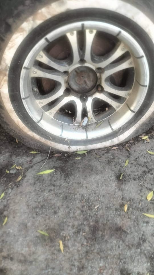Mag rim to fit Toyota Quantum/Hilux - Private Seller Mag rim to fit Toyota Quantum/Hilux - Private Seller