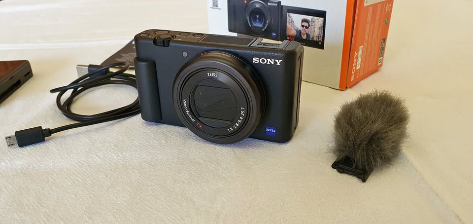 Sony ZV-1 Camera – Great Condition Sony ZV-1 Camera – Great Condition