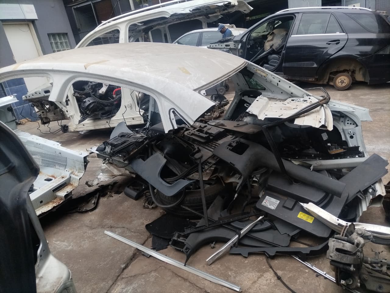 Audi A4 B9 Body Sections for Sale – Replacement Shell Cuts - Private Seller Audi A4 B9 Body Sections for Sale – Replacement Shell Cuts - Private Seller