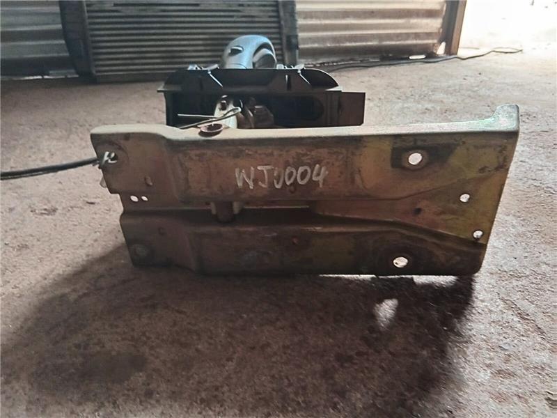 Jeep Grand Cherokee Wj Second Hand Gear-lever For Sale - Private Seller Jeep Grand Cherokee Wj Second Hand Gear-lever For Sale - Private Seller