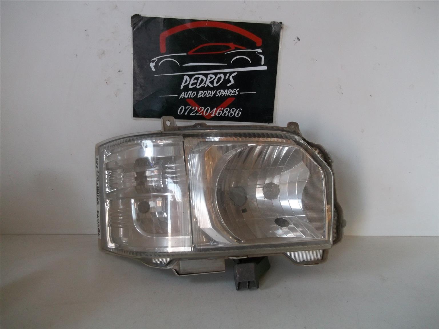 Toyota Quantum '14-'19 right headlight - Private Seller Toyota Quantum '14-'19 right headlight - Private Seller