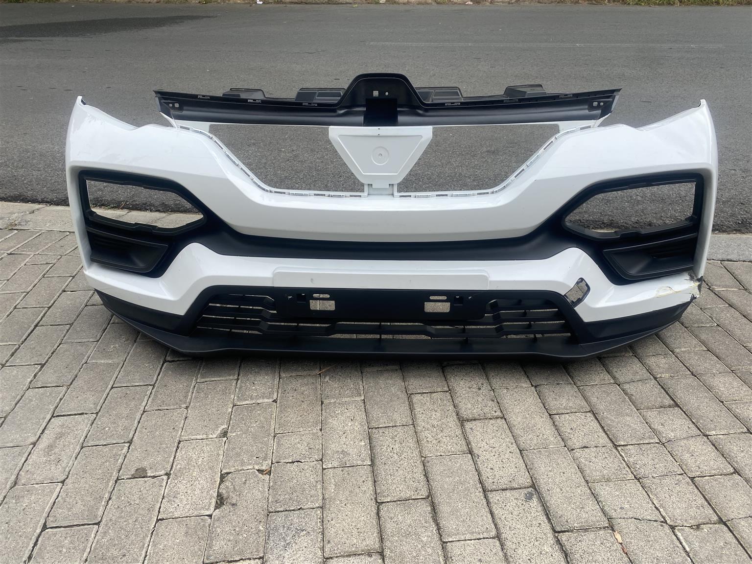 2024 RENAULT KIGER FRONT BUMPER AND GRILLES FOR SALE. IN EXCELLENT CONDITION - Private Seller 2024 RENAULT KIGER FRONT BUMPER AND GRILLES FOR SALE. IN EXCELLENT CONDITION - Private Seller