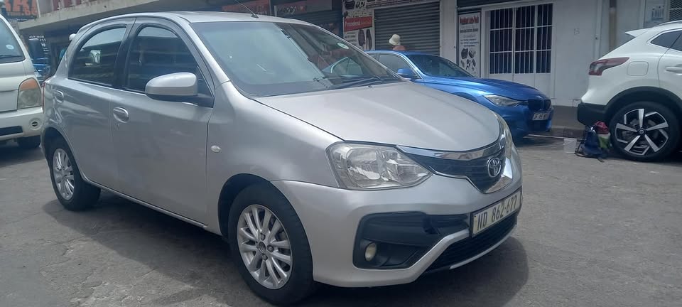 2018 TOYOTA ETIOS 1.5 SPRINTER PETROL, MANUAL, SILVER COLOUR, MILEAGE 72000KM