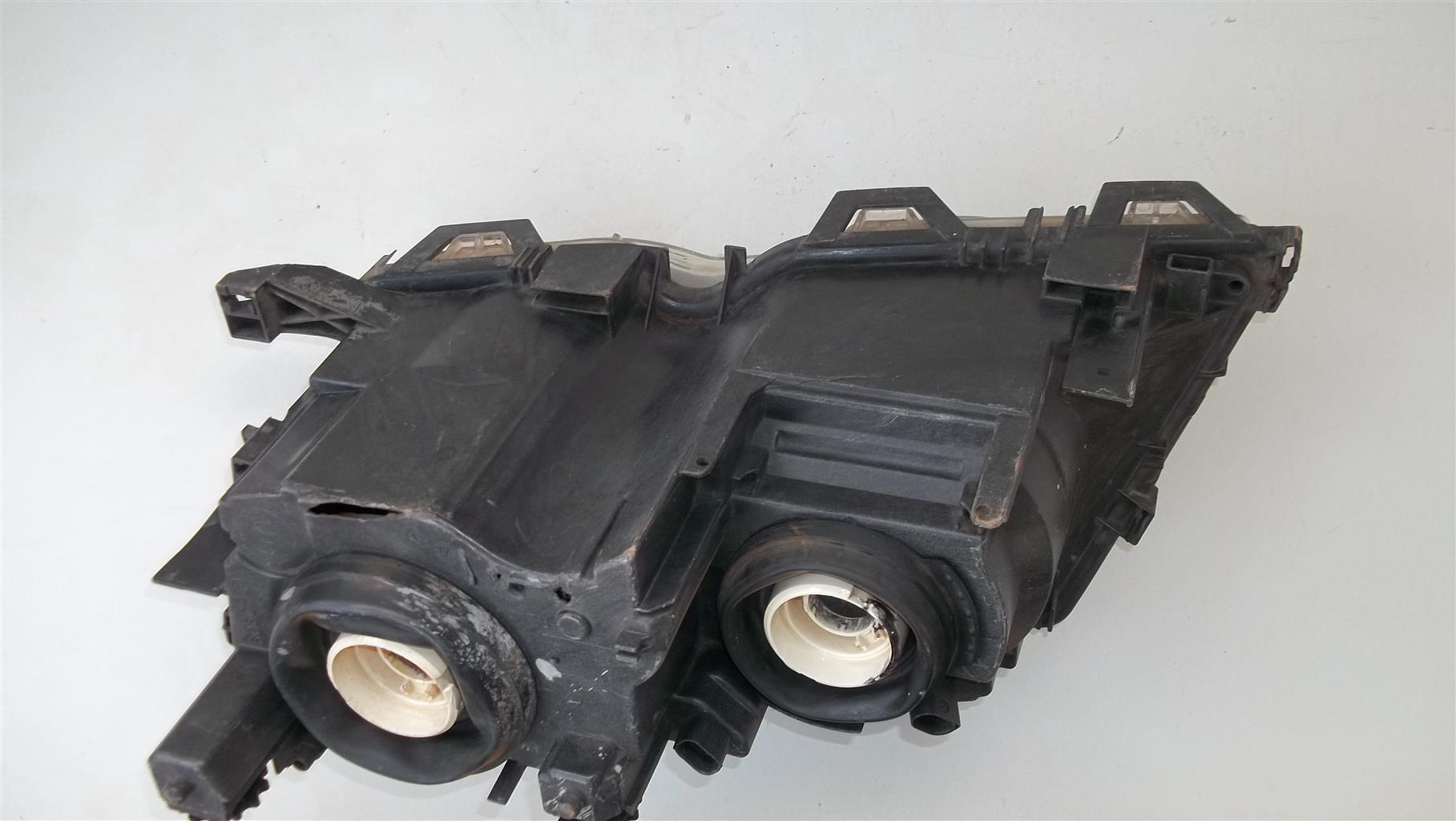 Bmw (E46) Left headlight - Private Seller Bmw (E46) Left headlight - Private Seller