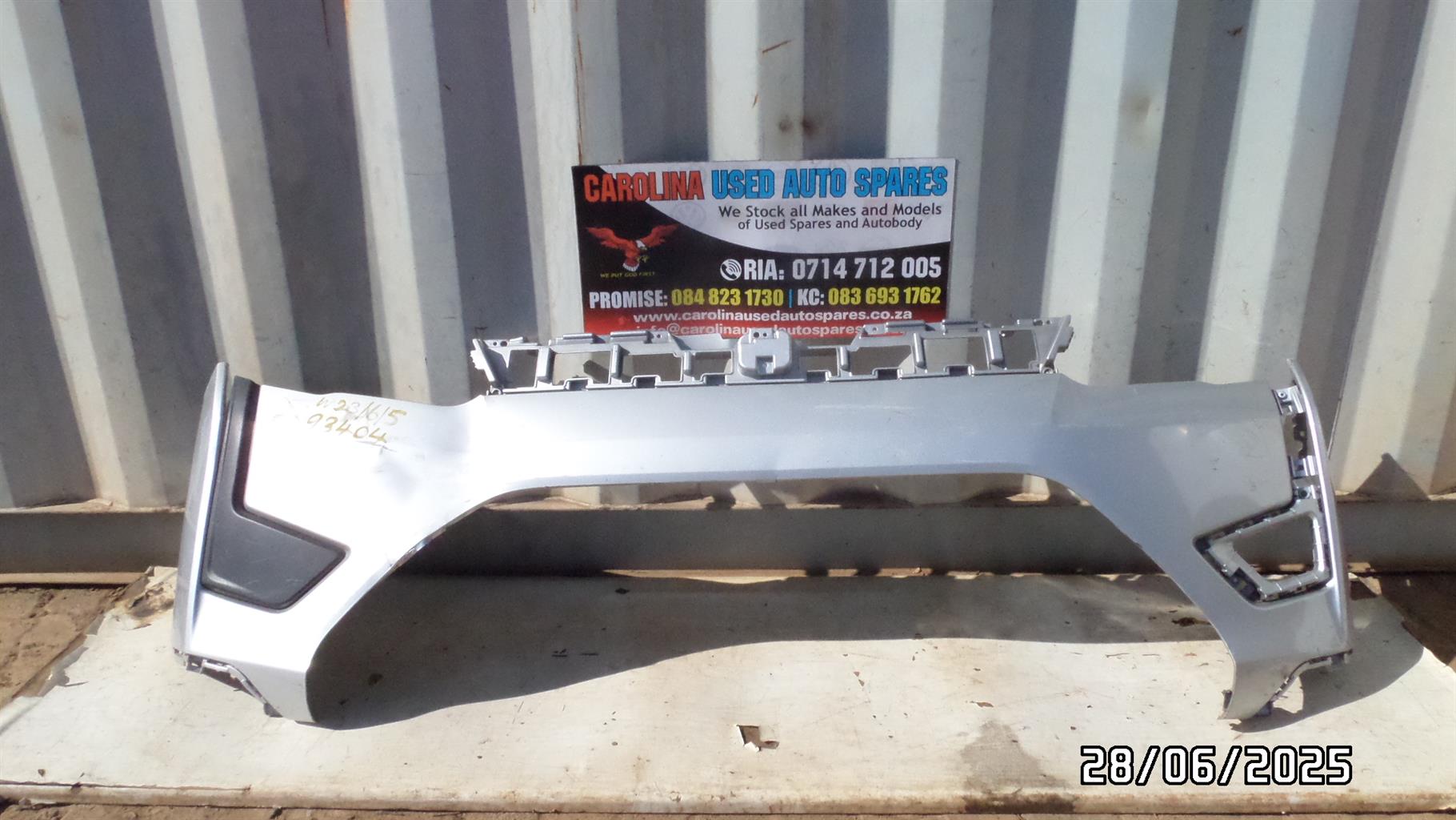 Mahindra XUV300 front bumper with right side foglight cover - Private Seller Mahindra XUV300 front bumper with right side foglight cover - Private Seller