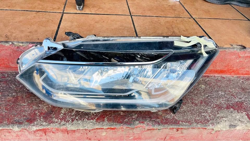 Honda City headlight - Private Seller Honda City headlight - Private Seller