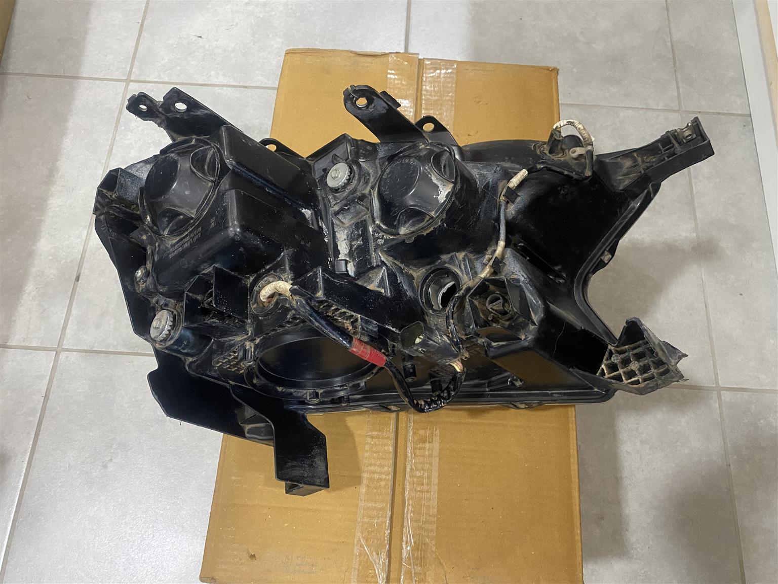 2019 FORD RANGER T7/T8 HEADLIGHT LEFT SIDE FOR SALE - Private Seller