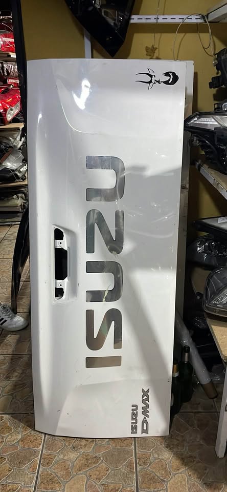 Isuzu D-Max tailgate - Private Seller Isuzu D-Max tailgate - Private Seller