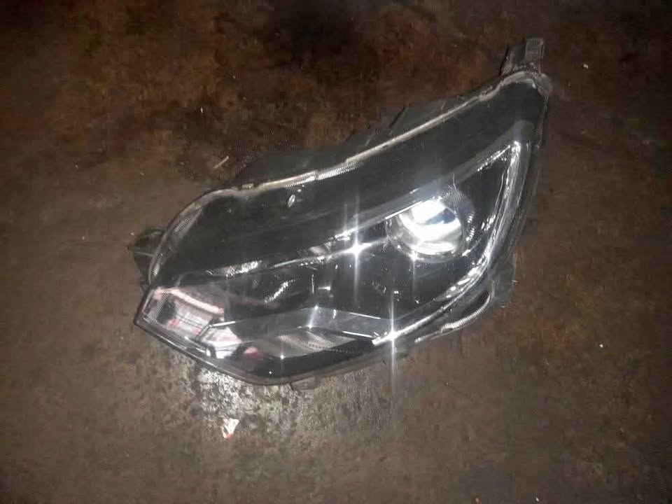 RENAULT TRIBER LEFT HEADLAMP AVAILABLE - Private Seller RENAULT TRIBER LEFT HEADLAMP AVAILABLE - Private Seller