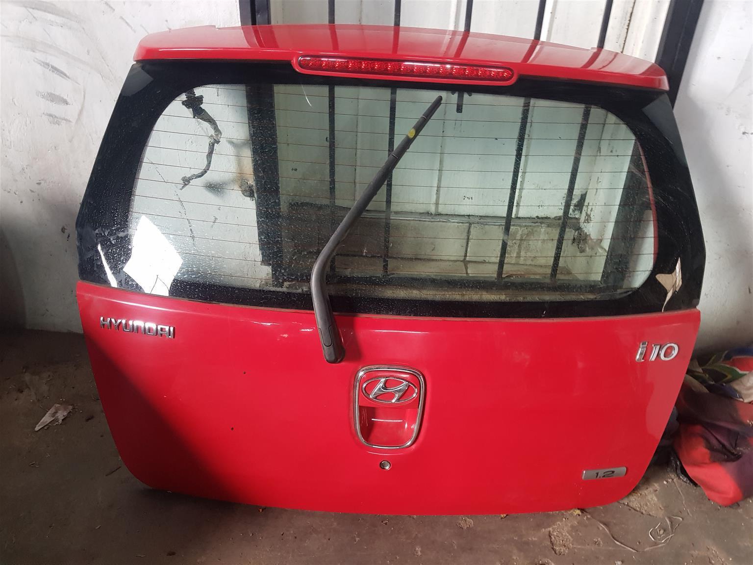 Hyundai i10 normal complete tailgate with glass for sale - Private Seller Hyundai i10 normal complete tailgate with glass for sale - Private Seller