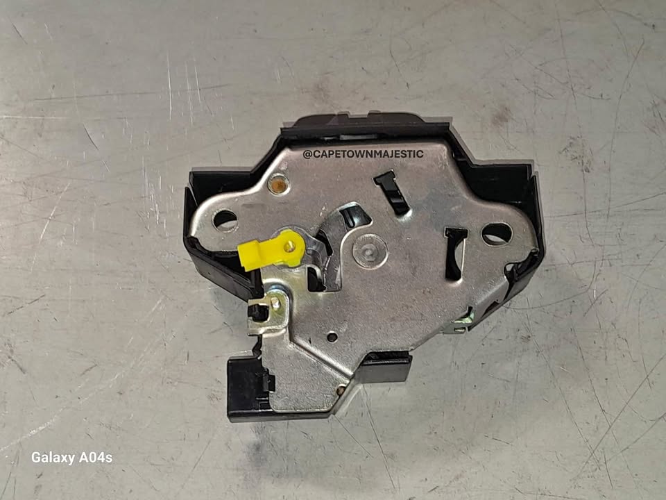 TOYOTA PROFESSIONAL COROLLA BOOT LOCK FOR SALE - Private Seller TOYOTA PROFESSIONAL COROLLA BOOT LOCK FOR SALE - Private Seller