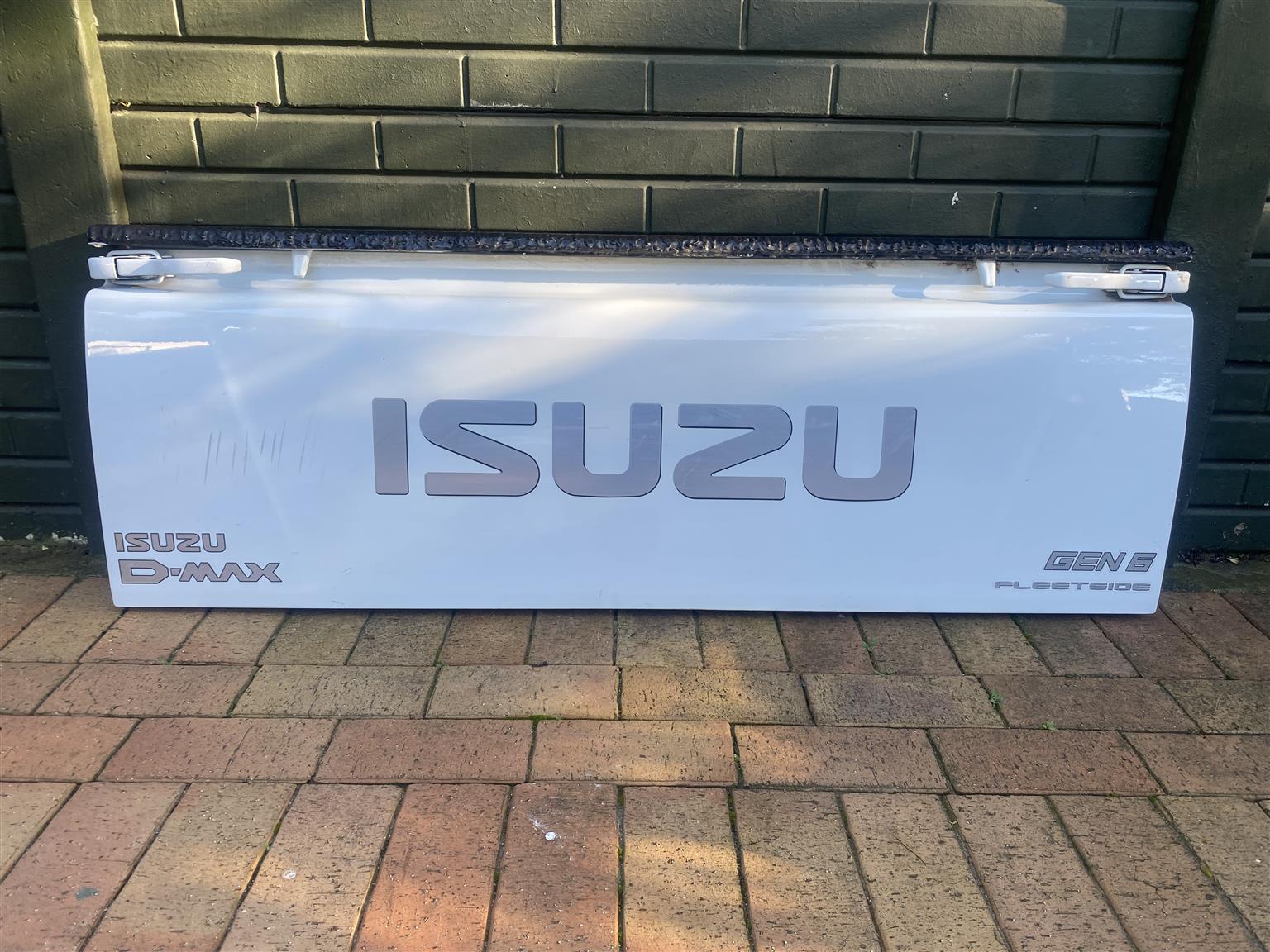 2020 ISUZU D-MAX SINGLE CAB COMPLETE TAILGATE FOR SALE. - Private Seller 2020 ISUZU D-MAX SINGLE CAB COMPLETE TAILGATE FOR SALE. - Private Seller