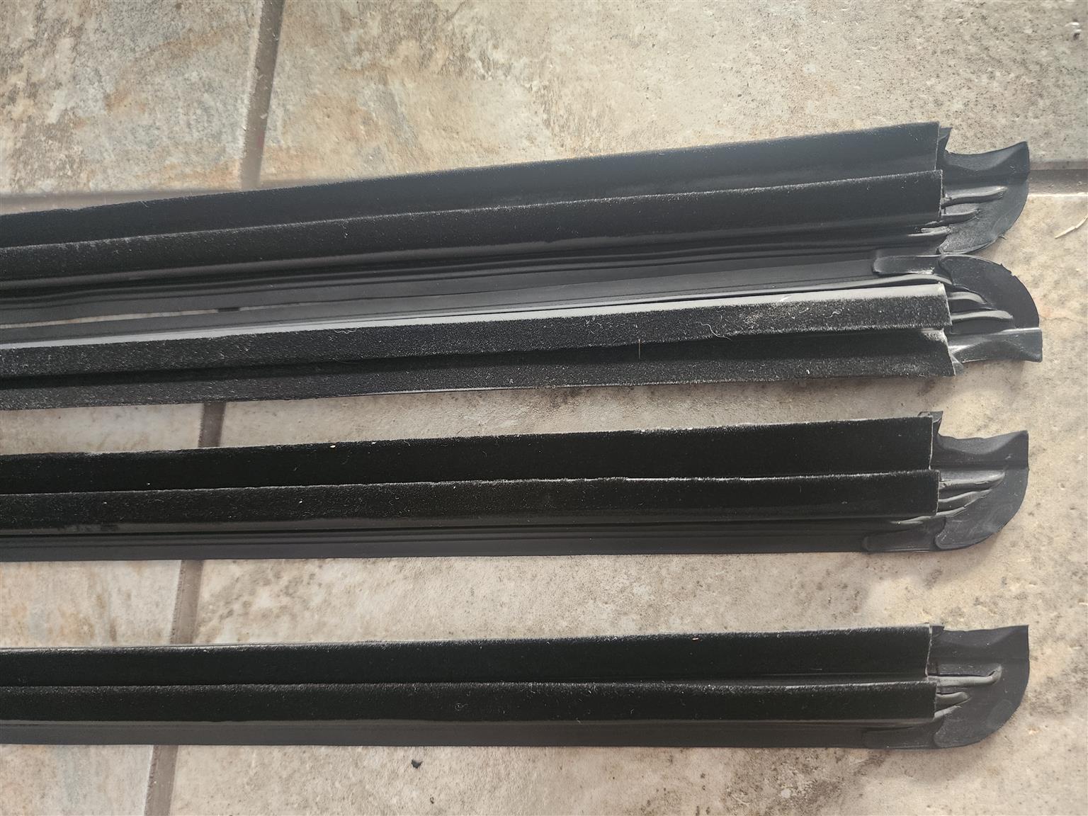 Isuzu Dteq/Dmax weather strips, Outer - Private Seller Isuzu Dteq/Dmax weather strips, Outer - Private Seller