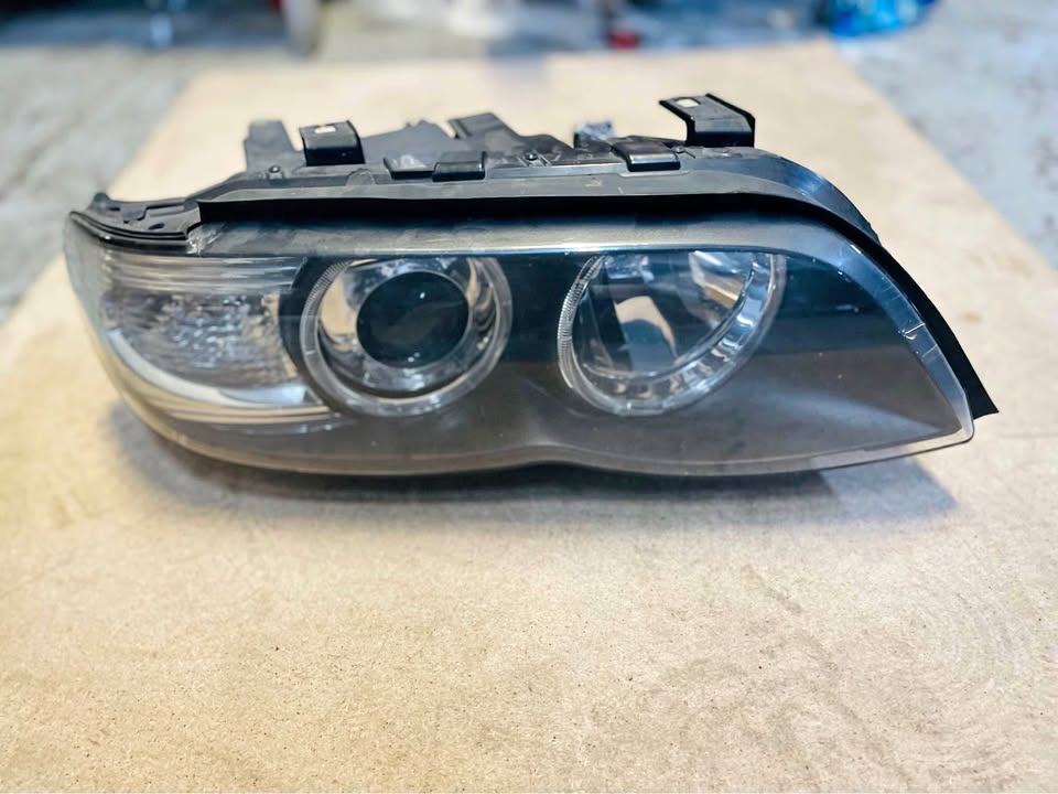 BMW X5 E53 headlight 1999-2006 - Private Seller BMW X5 E53 headlight 1999-2006 - Private Seller