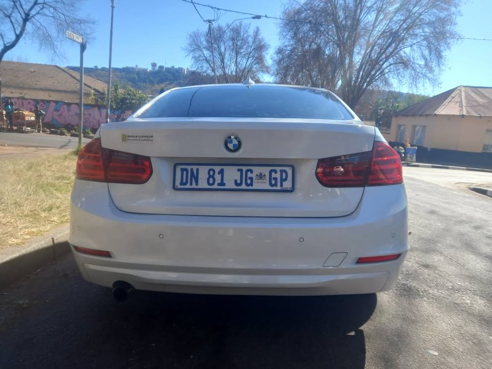 2013 BMW 316i Petrol, Automatic, White, 107000kms Reverse sensor, Leather seat