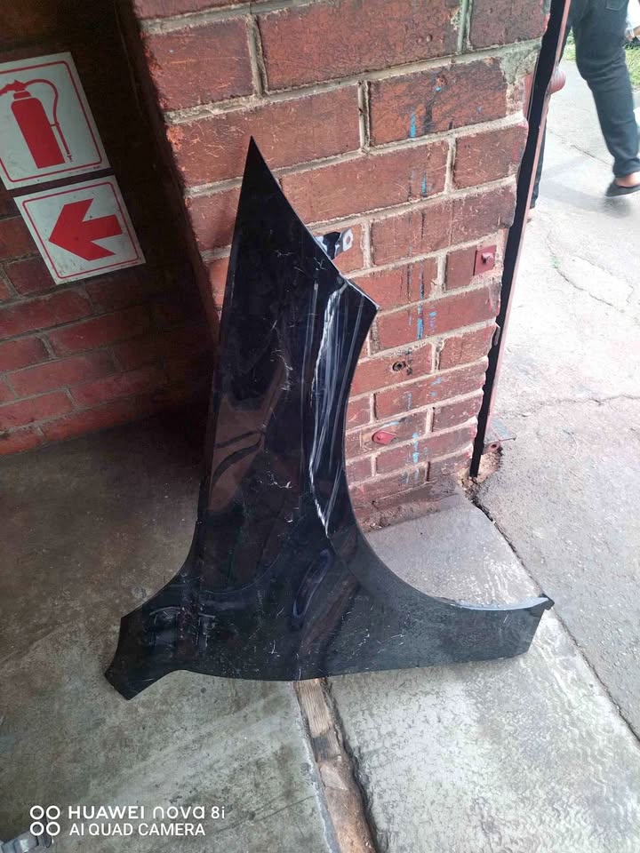 bmw f40 right side fender - Private Seller bmw f40 right side fender - Private Seller
