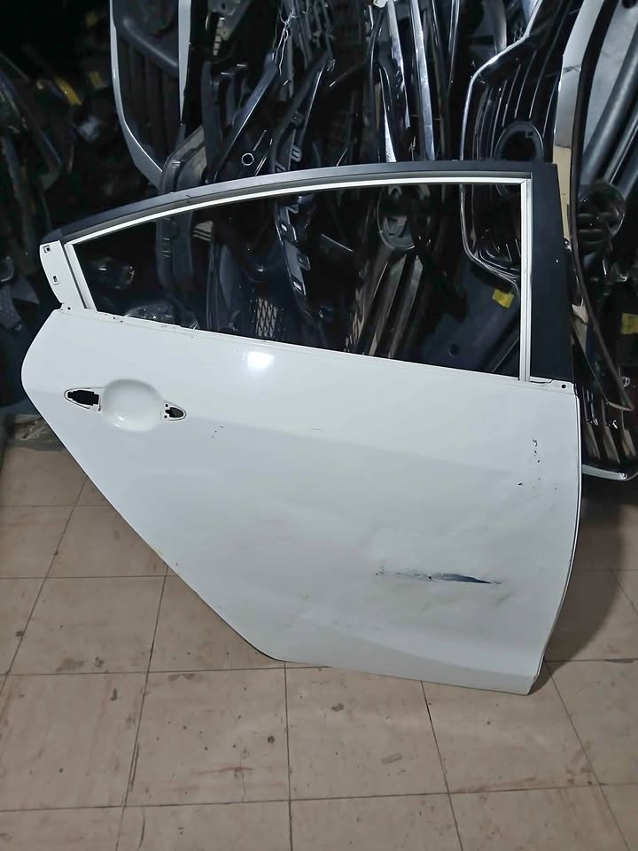 Kia cerato sedan door - Private Seller Kia cerato sedan door - Private Seller