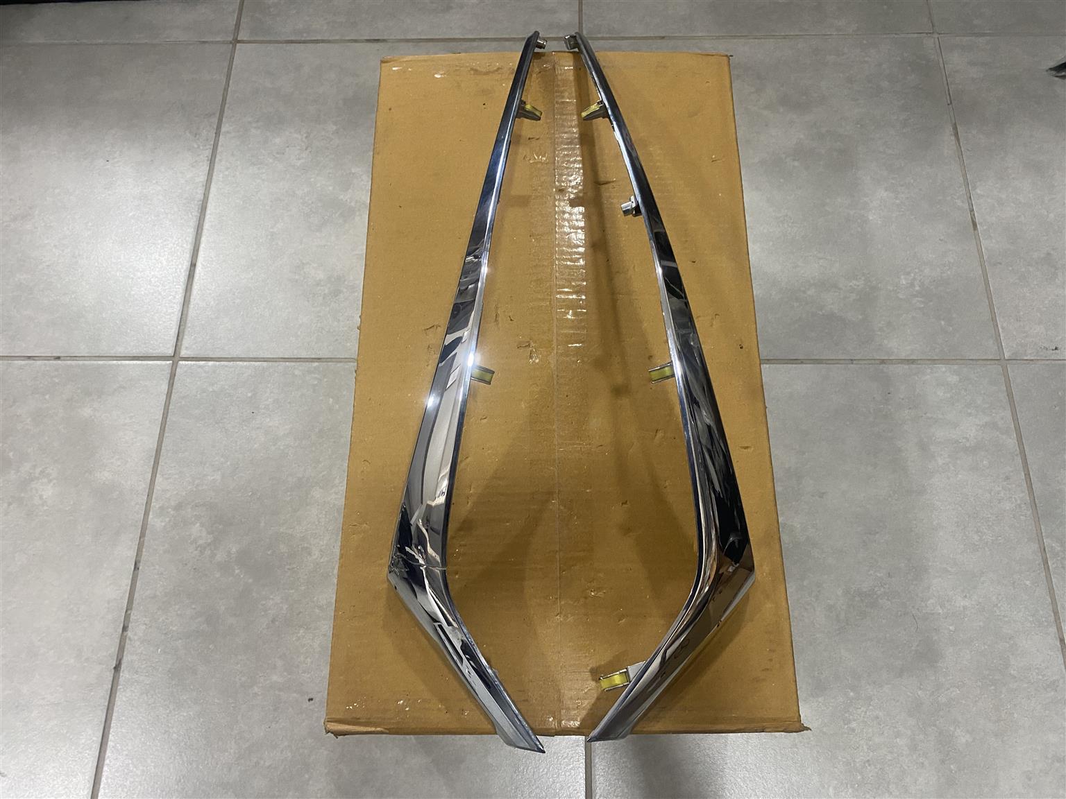 Used Mazda CX-5 right front side wheel arch for sale in Gauteng