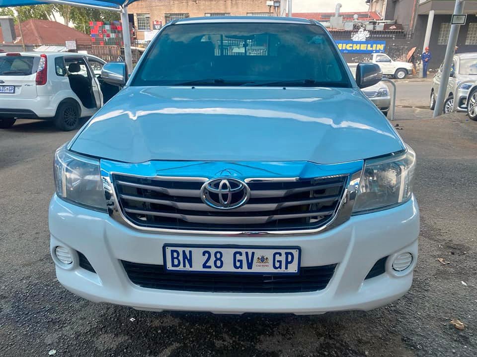 2011 TOYOTA HILUX 2.5 EXTENDED CAB
