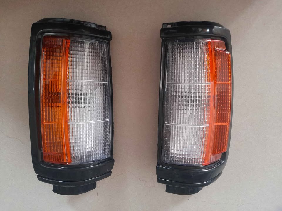 MITSUBISHI COLT 1994/98 BRAND NEW CORNER LIGHTS SET FORSALE