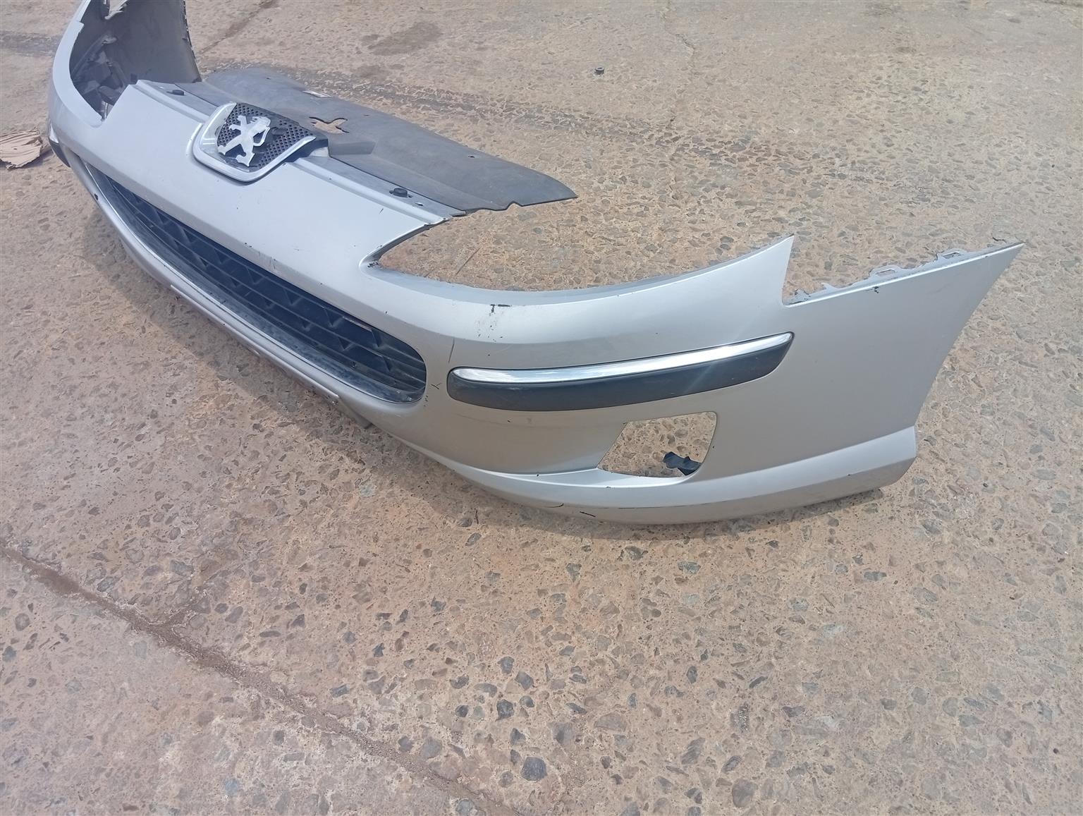 2004-2011 Peugeot 407 bumper - Private Seller 2004-2011 Peugeot 407 bumper - Private Seller