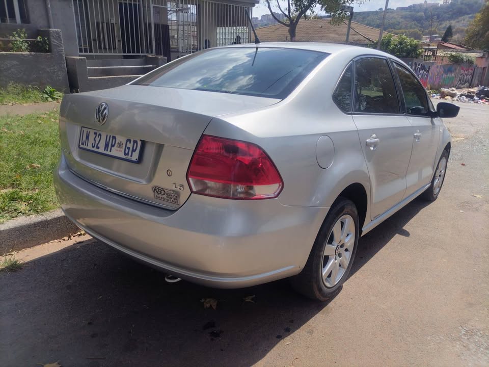 2014 vw polo 6 1.6 sedan