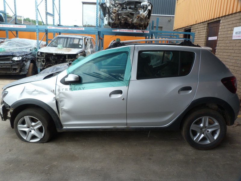 Renault Sandero Stepway 900T - 2017 STRIPPING FOR SPARES - Private Seller Renault Sandero Stepway 900T - 2017 STRIPPING FOR SPARES - Private Seller
