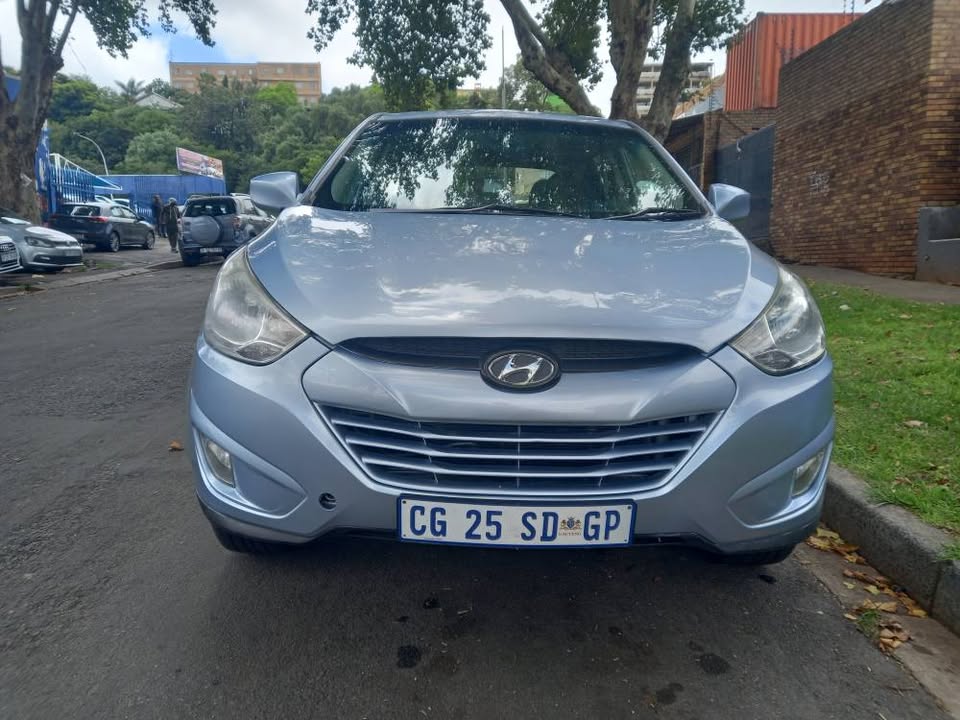 2013 Hyundai ix35 SUV 2.0 Petrol, Manual Transmission, Blue color, Mileage 92,000kms