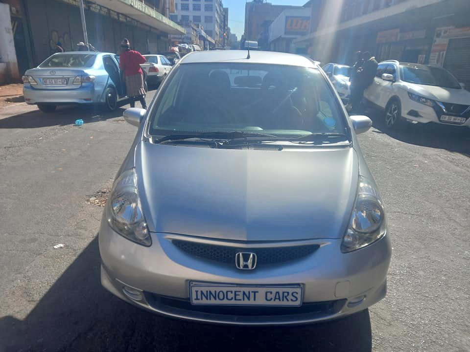 2007 HONDA JAZZ 1.4 PETROL, AUTOMATIC, SILVER COLOR, MILEAGE SPARE KEY 2007 HONDA JAZZ 1.4 PETROL, AUTOMATIC, SILVER COLOR, MILEAGE SPARE KEY