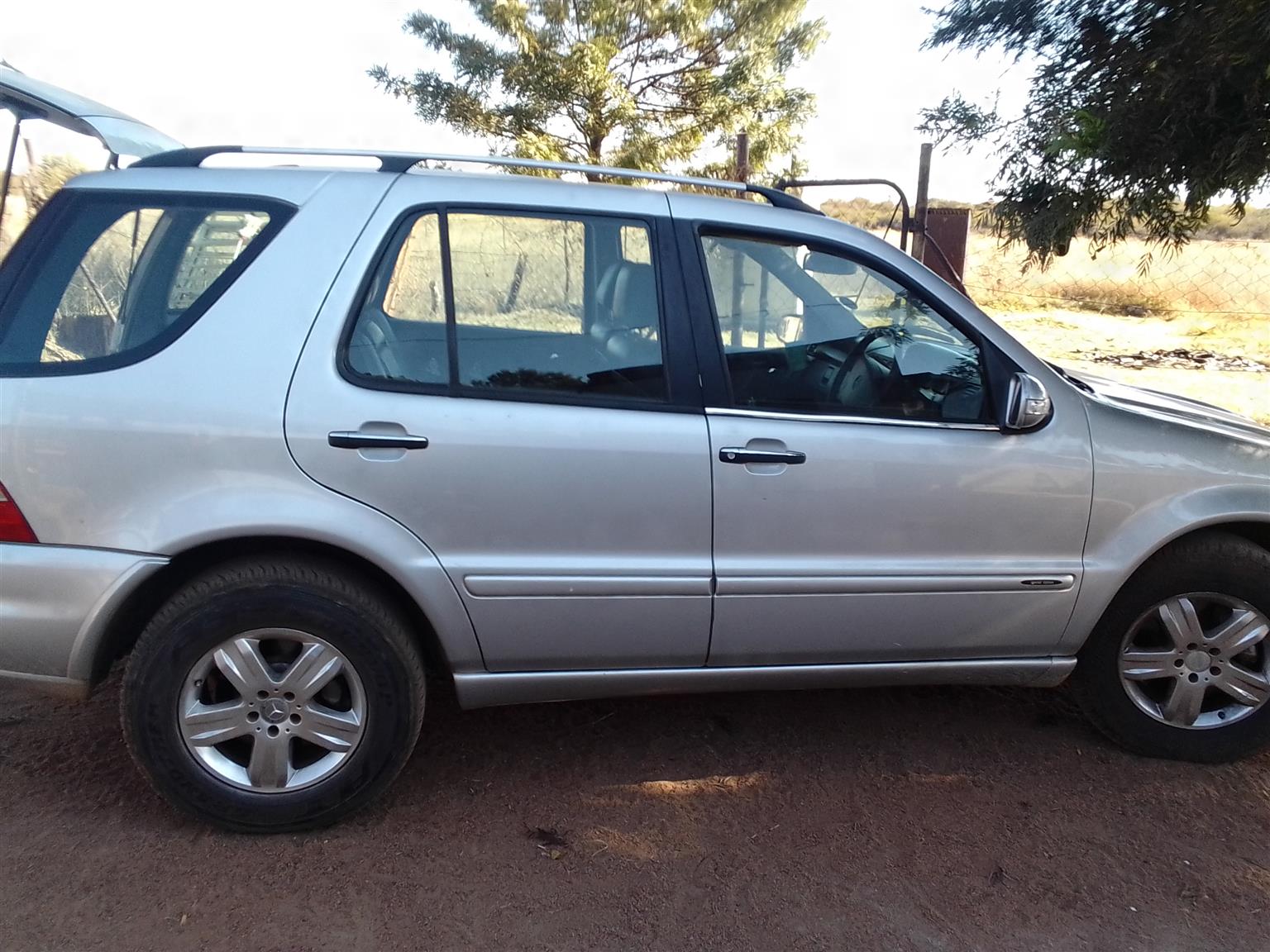 Car Mercedes Benz mL 350