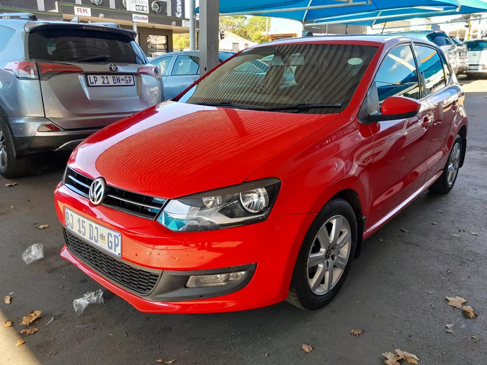 2012 VW POLO6 1.4 SEDAN COMFORTLINE MANUAL