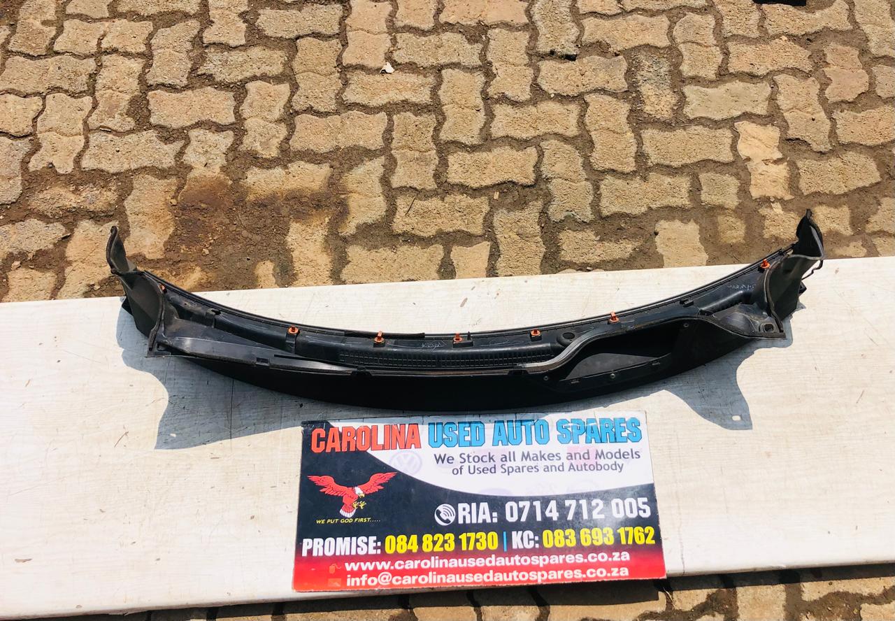 Honda CR-V wiper cowling (2017-2022) - Private Seller