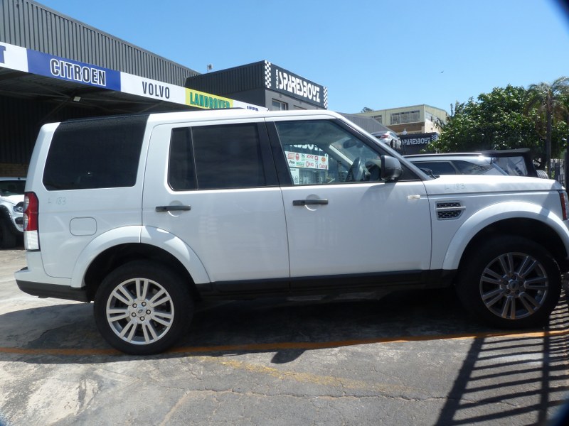 Land Rover Discovery 4 3.0 SD V6 HSE AT White - 2011 STRIPPING FOR SPARES - Private Seller Land Rover Discovery 4 3.0 SD V6 HSE AT White - 2011 STRIPPING FOR SPARES - Private Seller