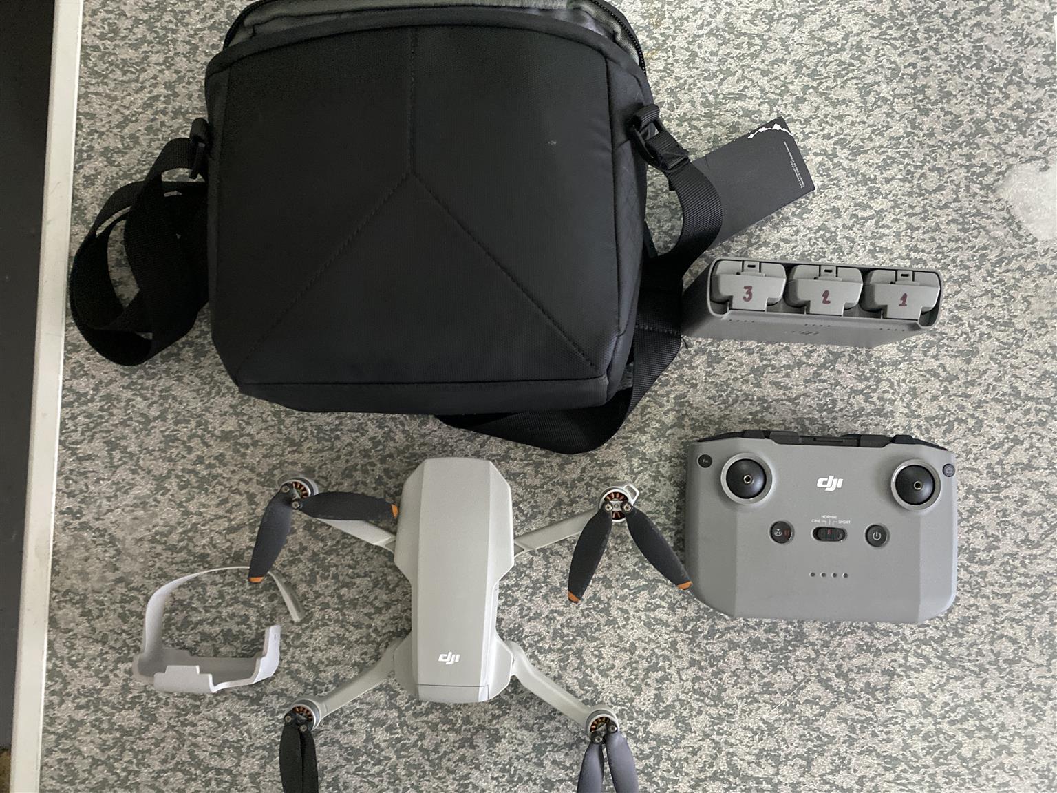 Dji Mini 2 SE Flymore combo Dji Mini 2 SE Flymore combo
