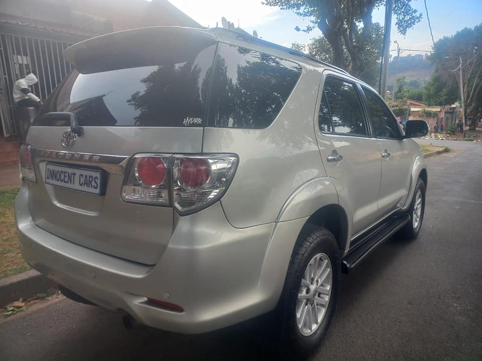 2014 TOYOTA FORTUNER 2.5 D4D DIESEL, AUTOMATIC, GOLD COLOR, MILEAGE 77000KMS, SPARE K
