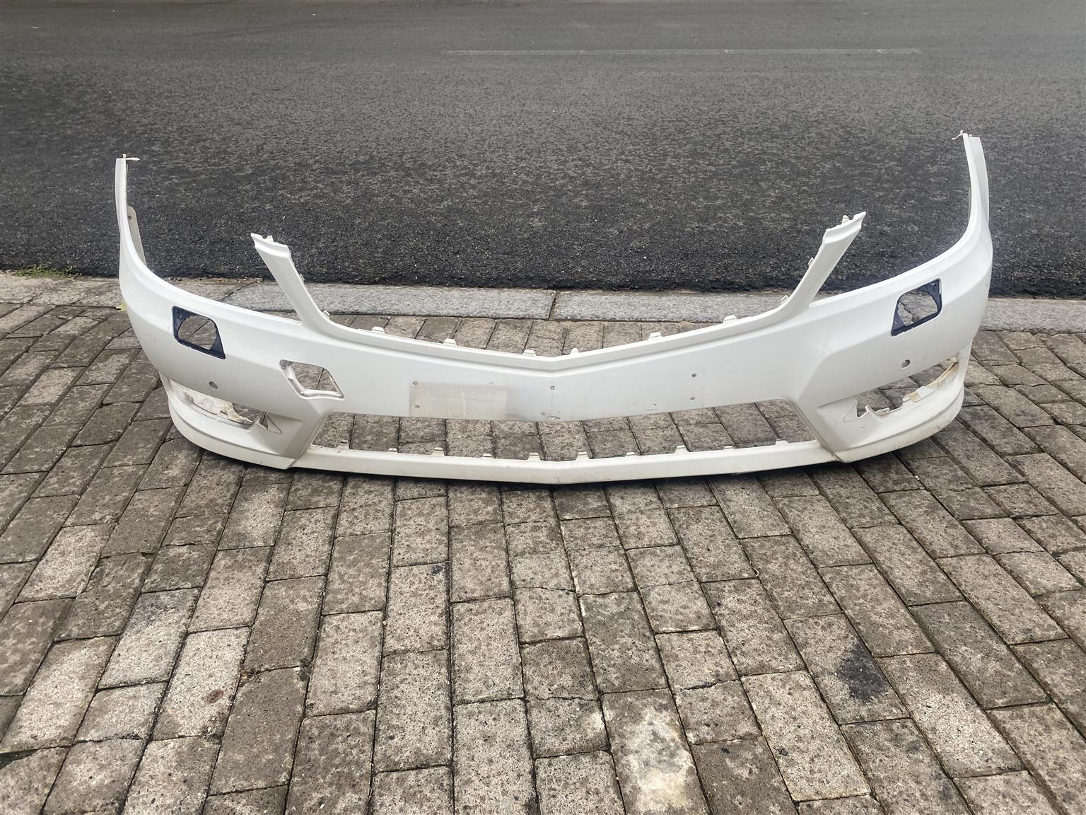 2013 MERCEDES BENZ C-CLASS W204 AMG FRONT BUMPER FOR SALE.IN EXCELLENT CONDITION - Private Seller 2013 MERCEDES BENZ C-CLASS W204 AMG FRONT BUMPER FOR SALE.IN EXCELLENT CONDITION - Private Seller