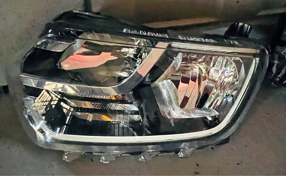 Renault Duster headlight - Private Seller Renault Duster headlight - Private Seller