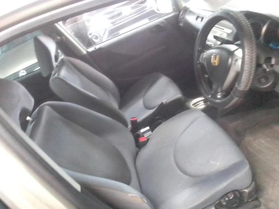 2006 Honda jazz 1.5 Petrol Automatic, sparekey  Grey