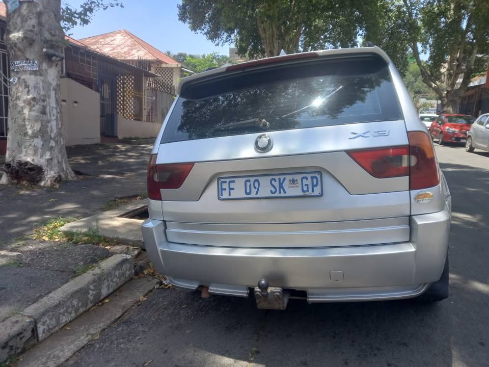 BMW 3X 2.0d Diesel, Model 2005, Manual, Silver Color, Mileage 178000kms