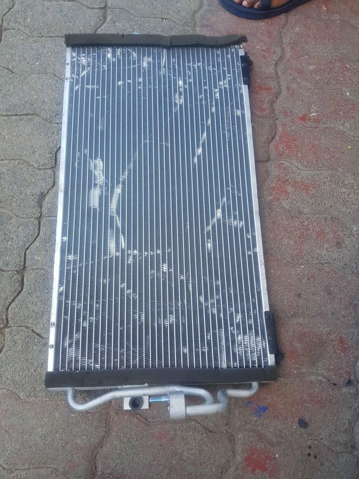HYUNDAI SONATA  CONDENSER - Private Seller HYUNDAI SONATA  CONDENSER - Private Seller