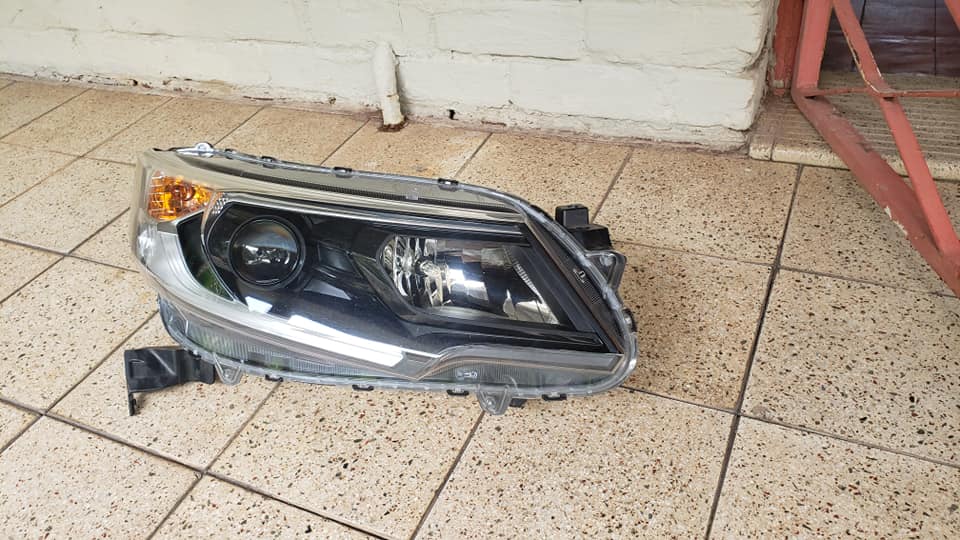Honda BRV Headlight - Private Seller Honda BRV Headlight - Private Seller