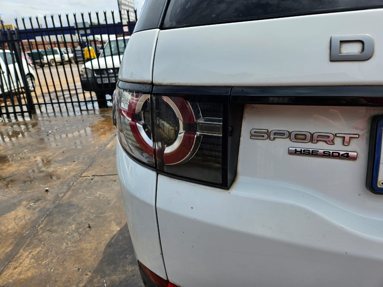 Land Rover Discovery Sport HSE 2015 tail lights for sale – like new - Private Seller